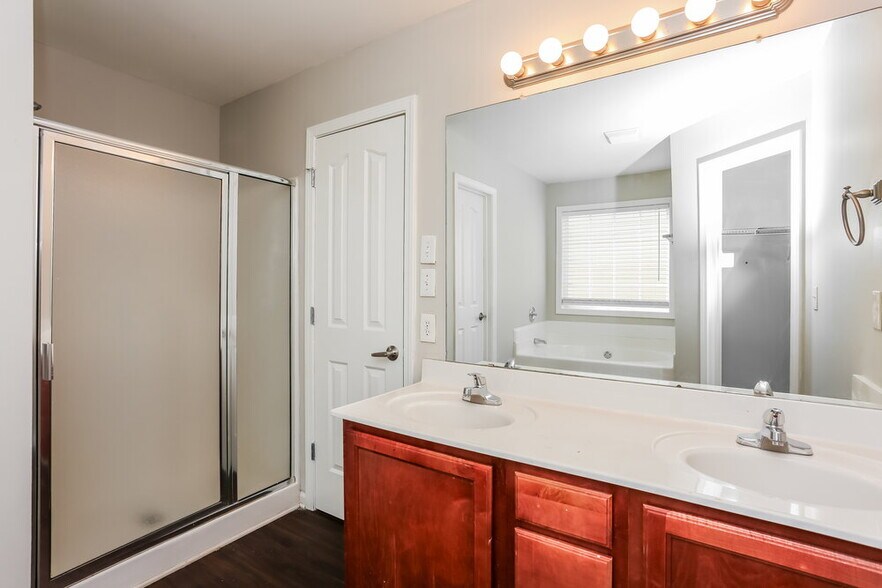 Building Photo - 5941 Apple Grove Rd NE