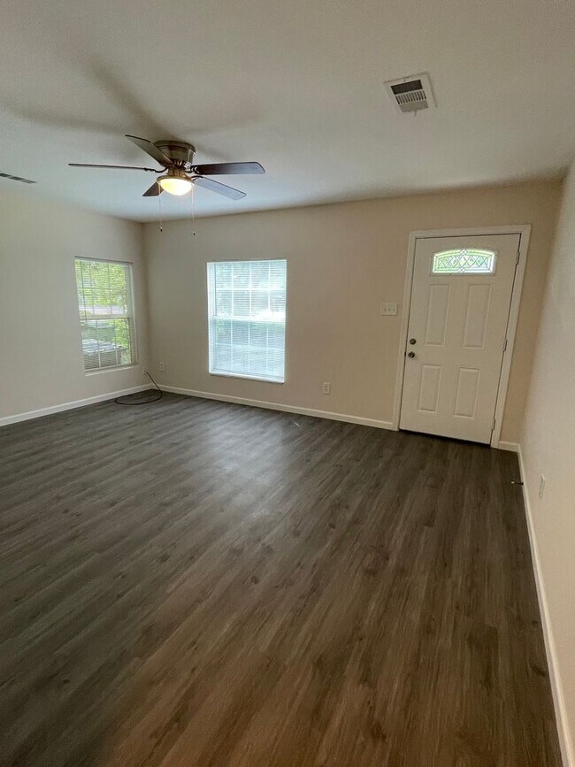 Building Photo - Available Now! Updated 4BR Home with Large Yard, Storage Shed & Modern Finishes
