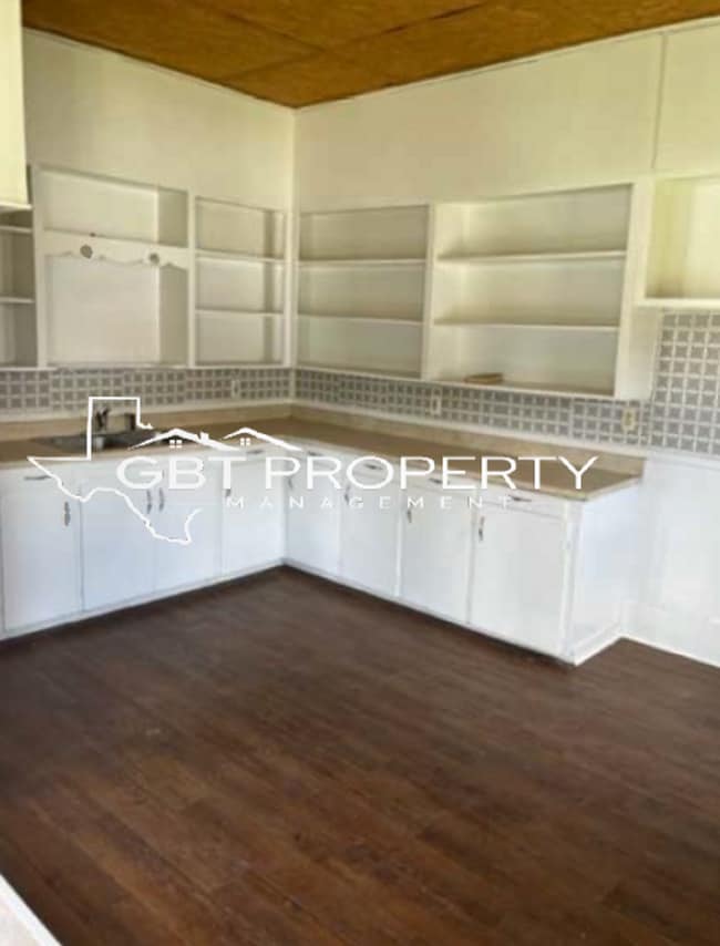 Building Photo - Single Family Home