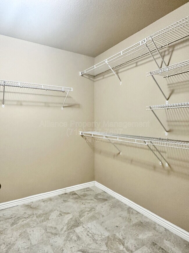 Building Photo - 9532 Bryce Canyon Dr