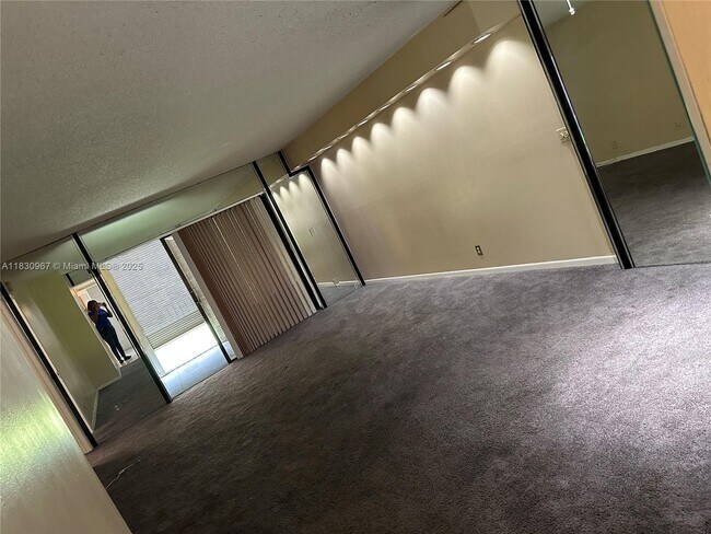 Building Photo - 6575 W Oakland Park Blvd