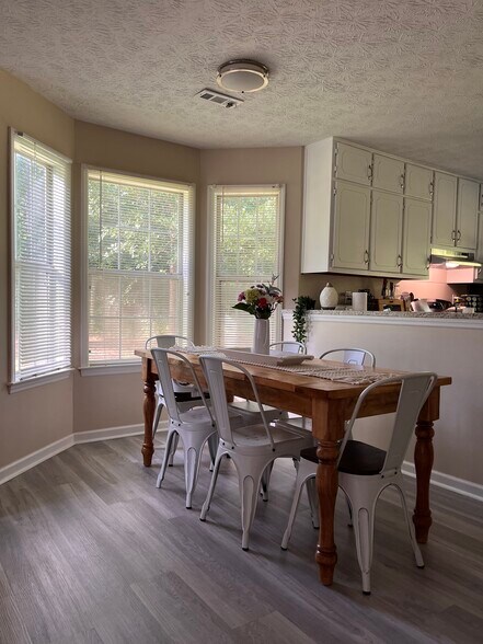 Building Photo - 681 Senoia Rd