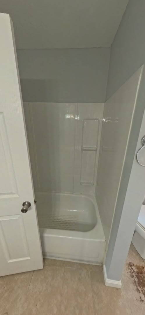 Building Photo - "Charming 3-Bedroom Haven with 2 Baths in the Heart of Orange Park – 1684 Sq Ft of Comfort!"
