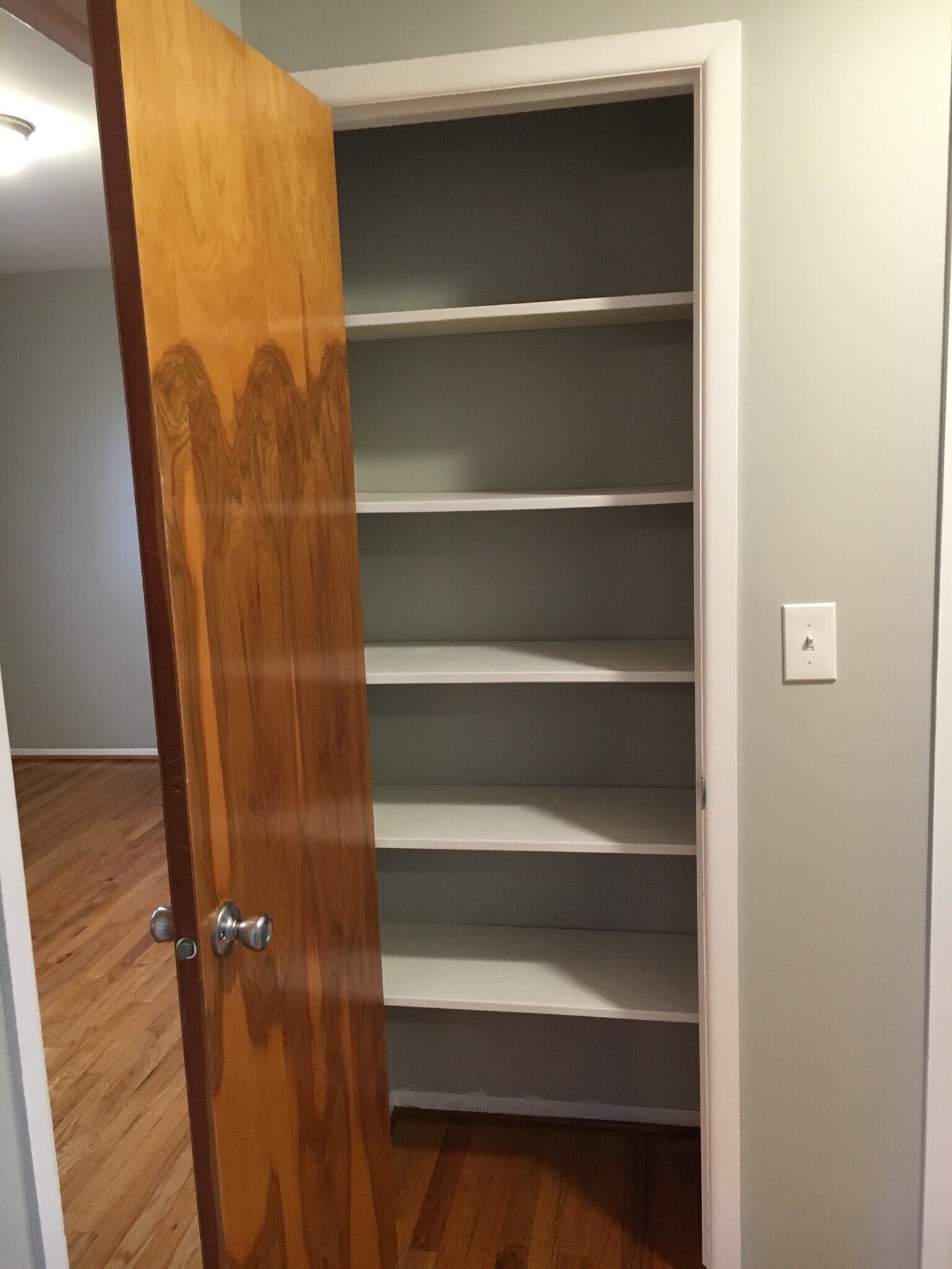 Hallway linen closet - 3160 Fernwood Ave