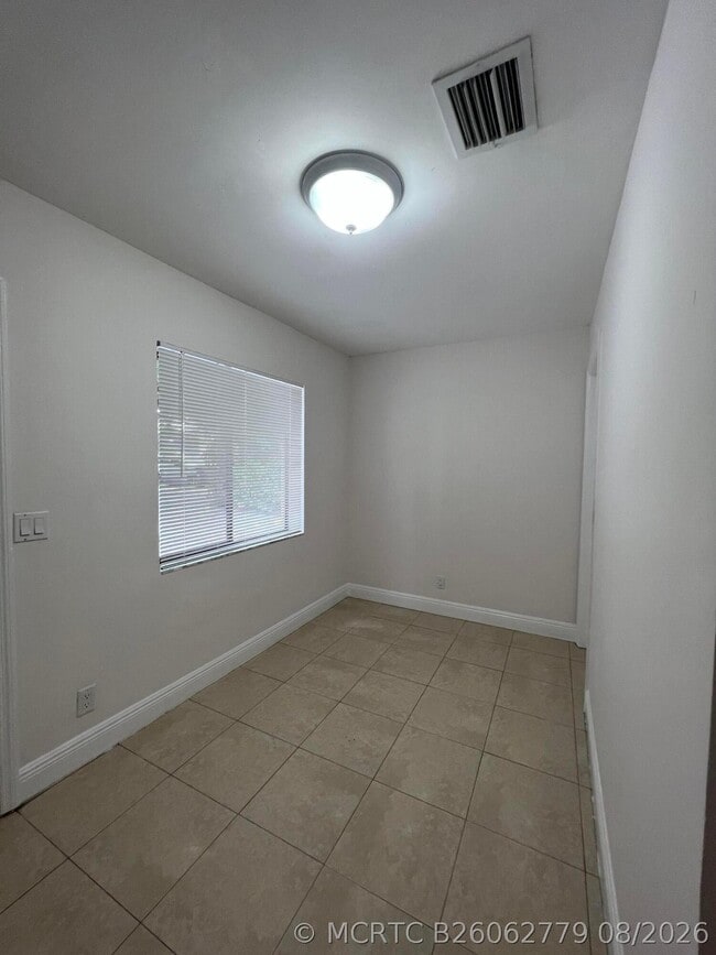 Building Photo - 508 57th St
