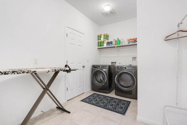 Building Photo - 232 Manassas Dr