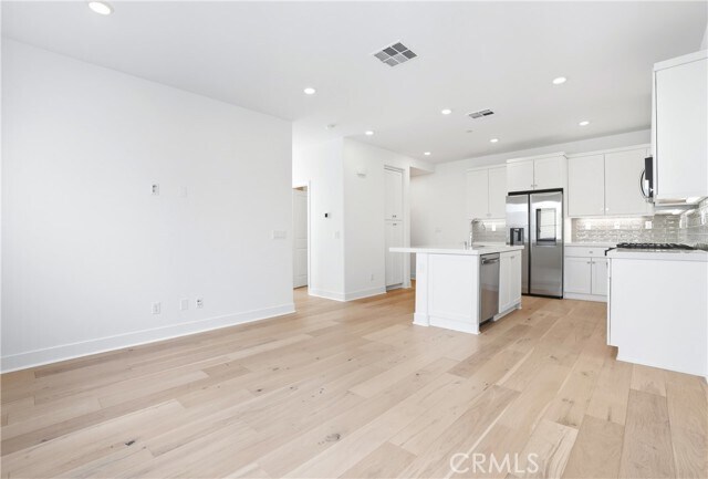 Building Photo - 3140 Cove St