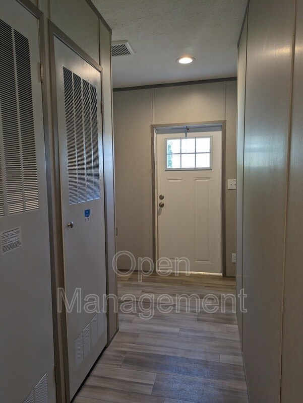 Building Photo - 4950 W Farm Rd 156