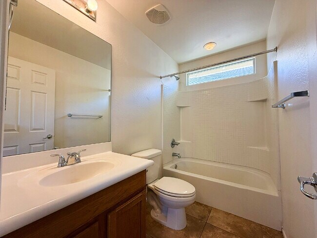 Building Photo - Charming Glendale Home with Spacious Lot & Prime West Valley Location!