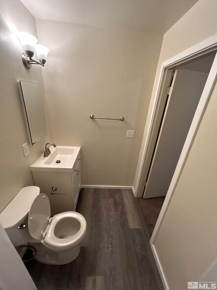 Building Photo - 5020 Catalina Dr