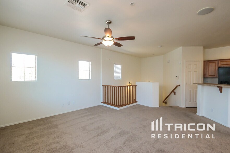Building Photo - 1250 S Rialto