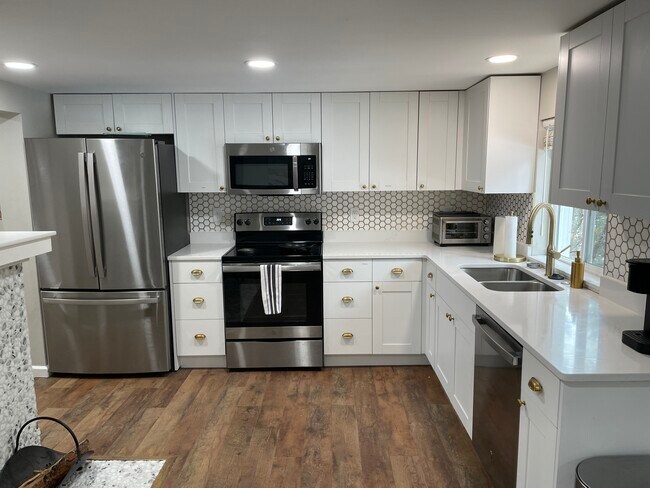Kitchen - 8255 Oak St