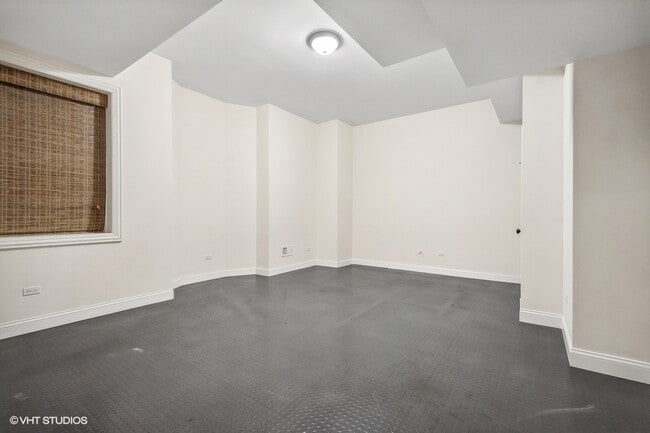 Building Photo - 147 Linden Ave