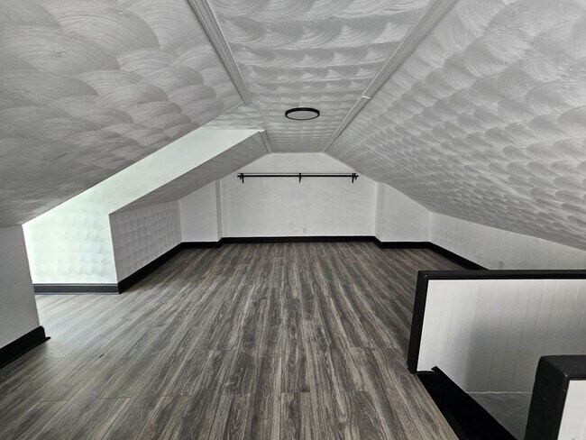 Building Photo - Fully Updated 4-bedroom 2 bath house for rent!