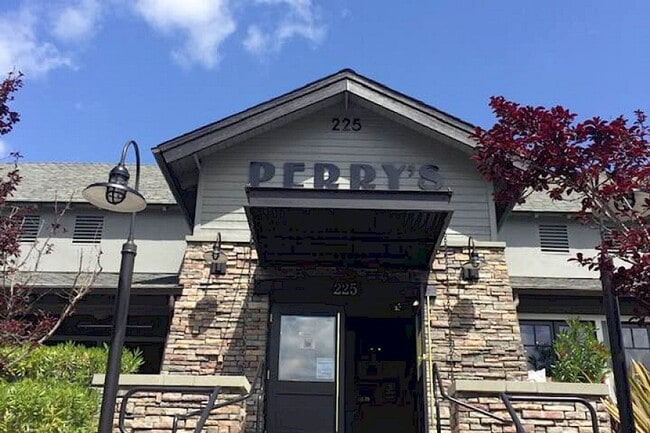 Building Photo - Charming & Fully Updated 2 BR | 1 BA Condo...