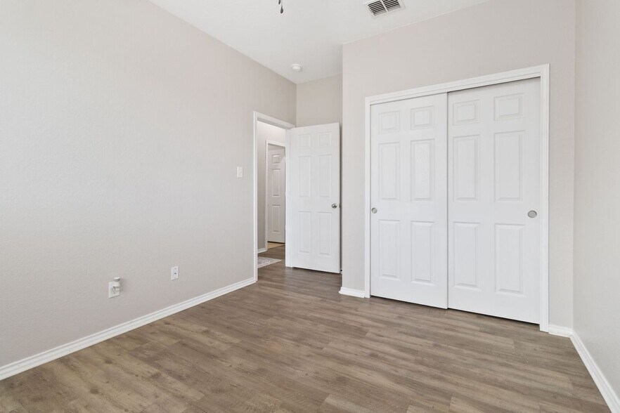 Building Photo - 3637 Double Diamond