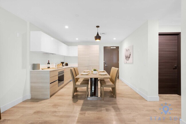 Building Photo - 777 N Ocean Dr