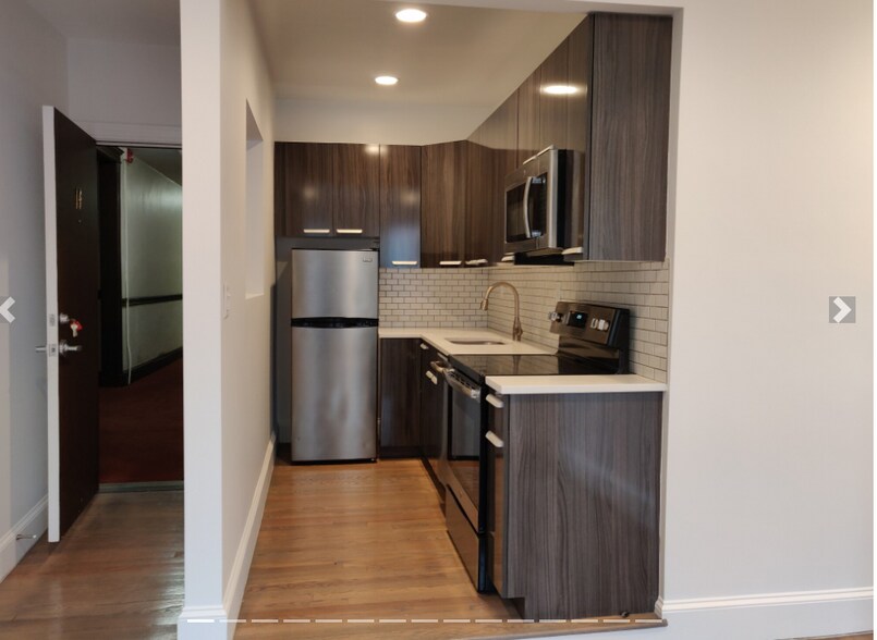 Building Photo - 137 Peterborough St