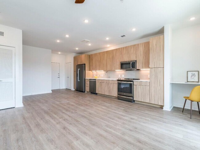 Building Photo - 4802 S Congress Ave