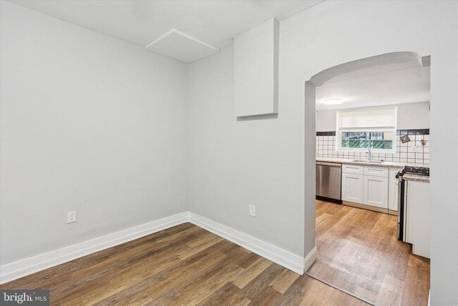 Building Photo - 1825 E Harold St