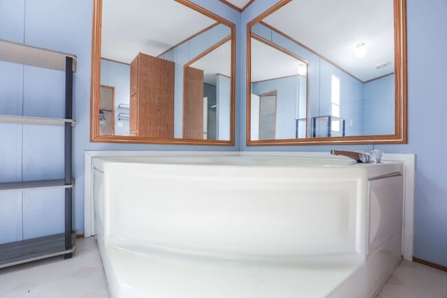 Building Photo - Spacious Home with Over-sized 2 Car Garage