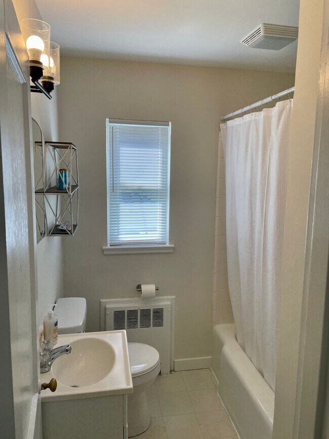 Building Photo - 2533 Miller Park Cir
