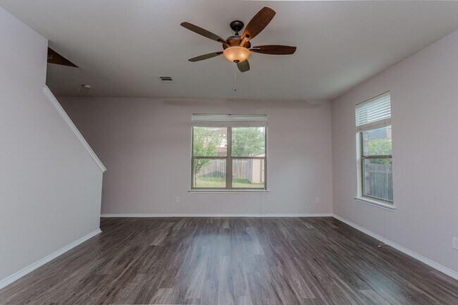 Building Photo - 2007 Rim Rock Dr