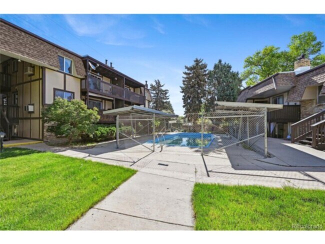 Building Photo - 1390 Everett Ct