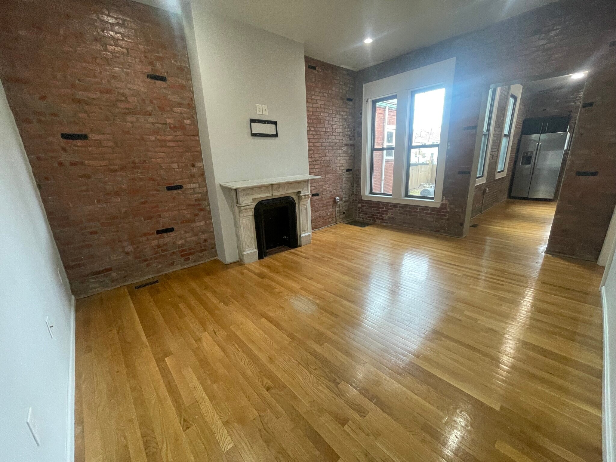 Building Photo - 18 Perrin St