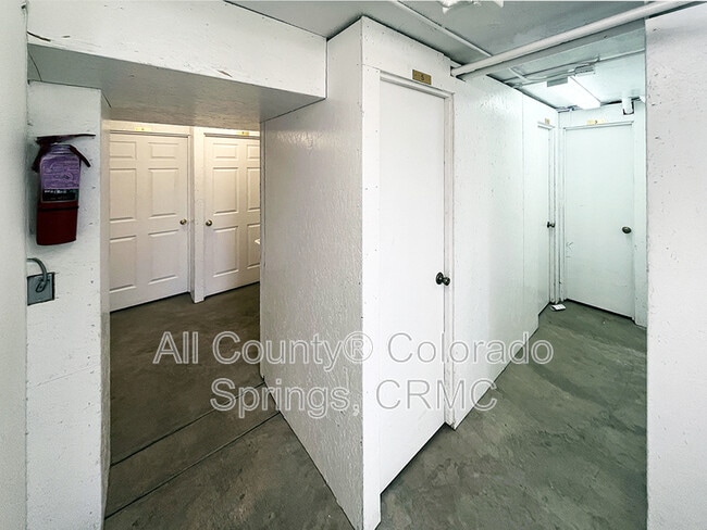 Building Photo - 815 N Nevada Ave