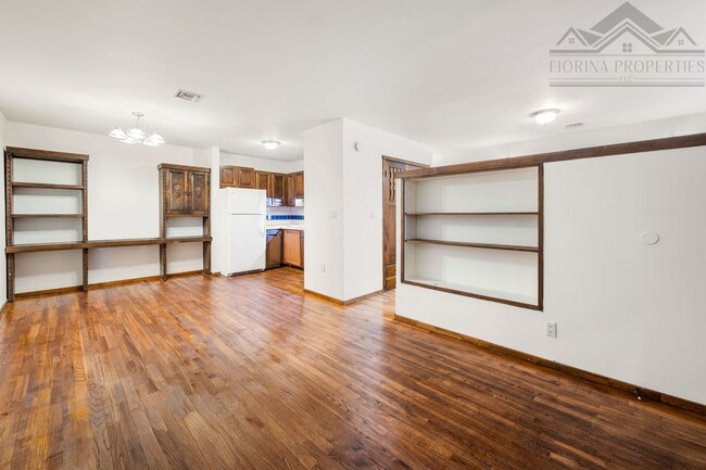 Building Photo - Inviting Studio in the Heart of Downtown Santa Fe