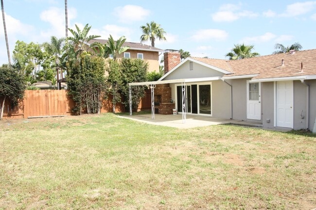 Building Photo - 3 Bedroom House in Clairmont - Complete Remodel