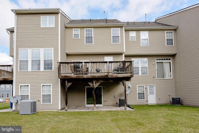 Building Photo - 6 Eagle Ln