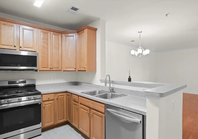 Building Photo - 3820 Lightfoot St