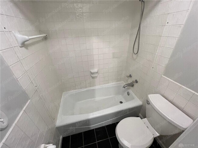 Building Photo - 170 Pinecone Ln