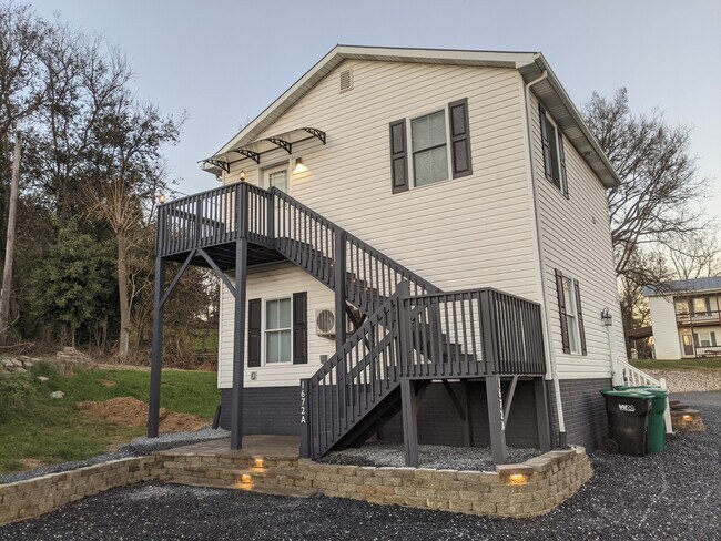 Exterior - 1672 Lacey Spring Rd
