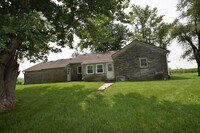 Building Photo - 3 Bedroom Home in the Country