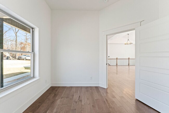 Building Photo - 11 Pagham Ln