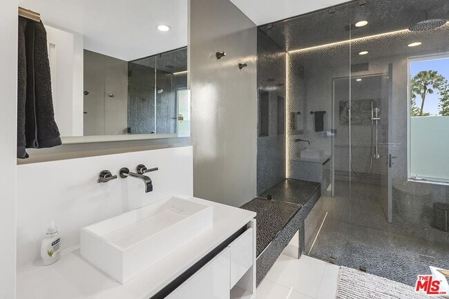 Building Photo - 1377 Miller Pl