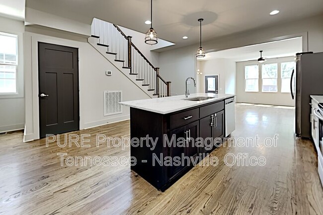 Building Photo - 634B Vernon Ave