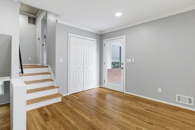 Building Photo - Fantastic Renovation in Smyrna!