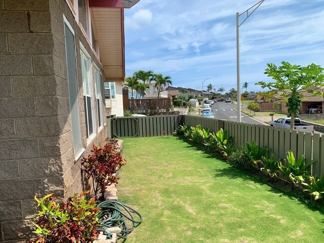 Building Photo - 938 Makiki St