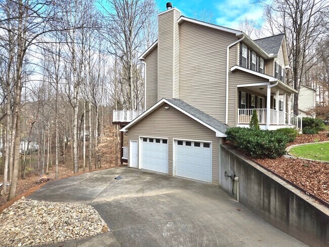 Building Photo - 12469 Daisywood Dr