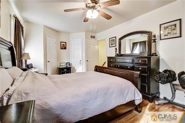 Building Photo - 1502 Timber Oaks Rd