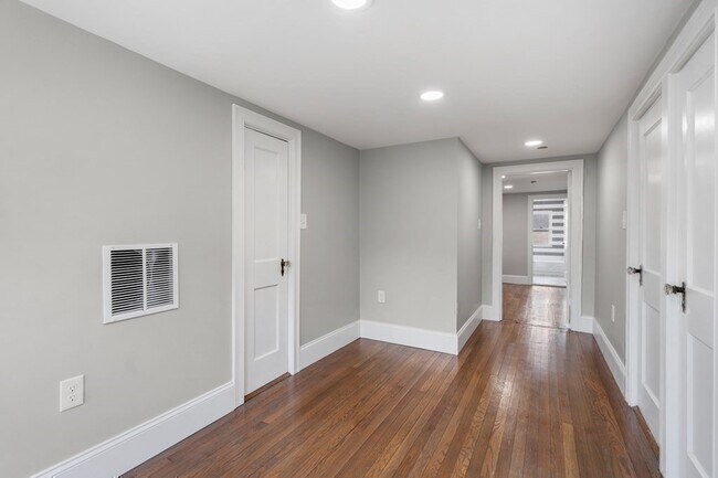 Building Photo - 597 Gallivan Blvd