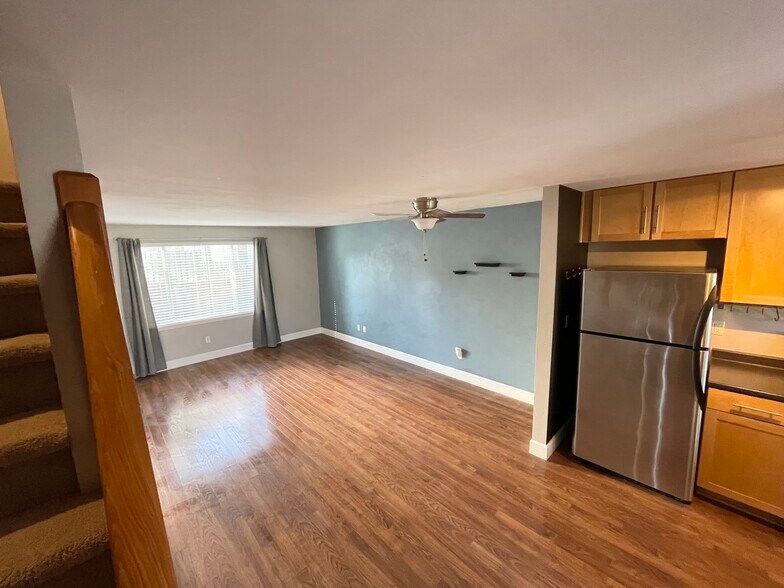 Building Photo - 1706 Avalon