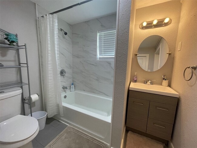 Building Photo - 500 N 8th St