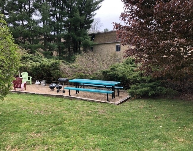 Building Photo - 226 Swanson Rd