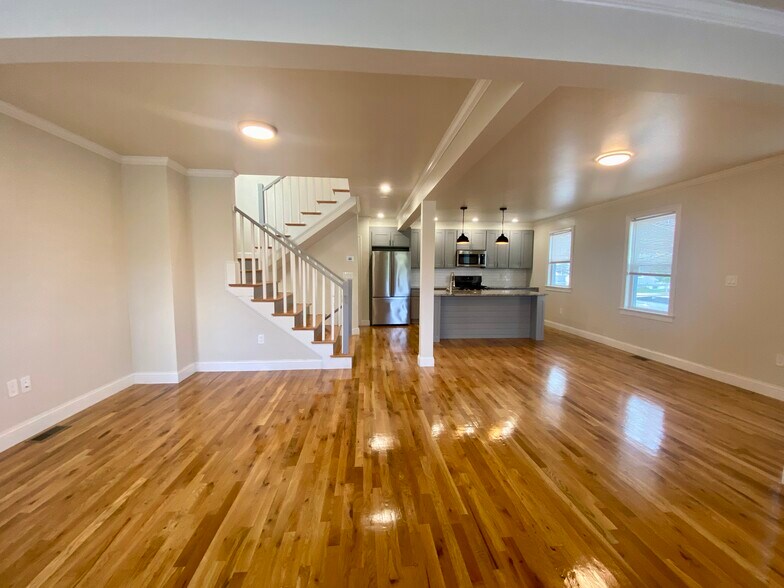 Building Photo - 96 Willis Ave