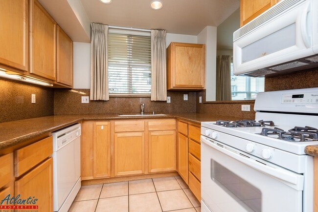 Building Photo - Bryant Place Condo | Downtown Mountain View